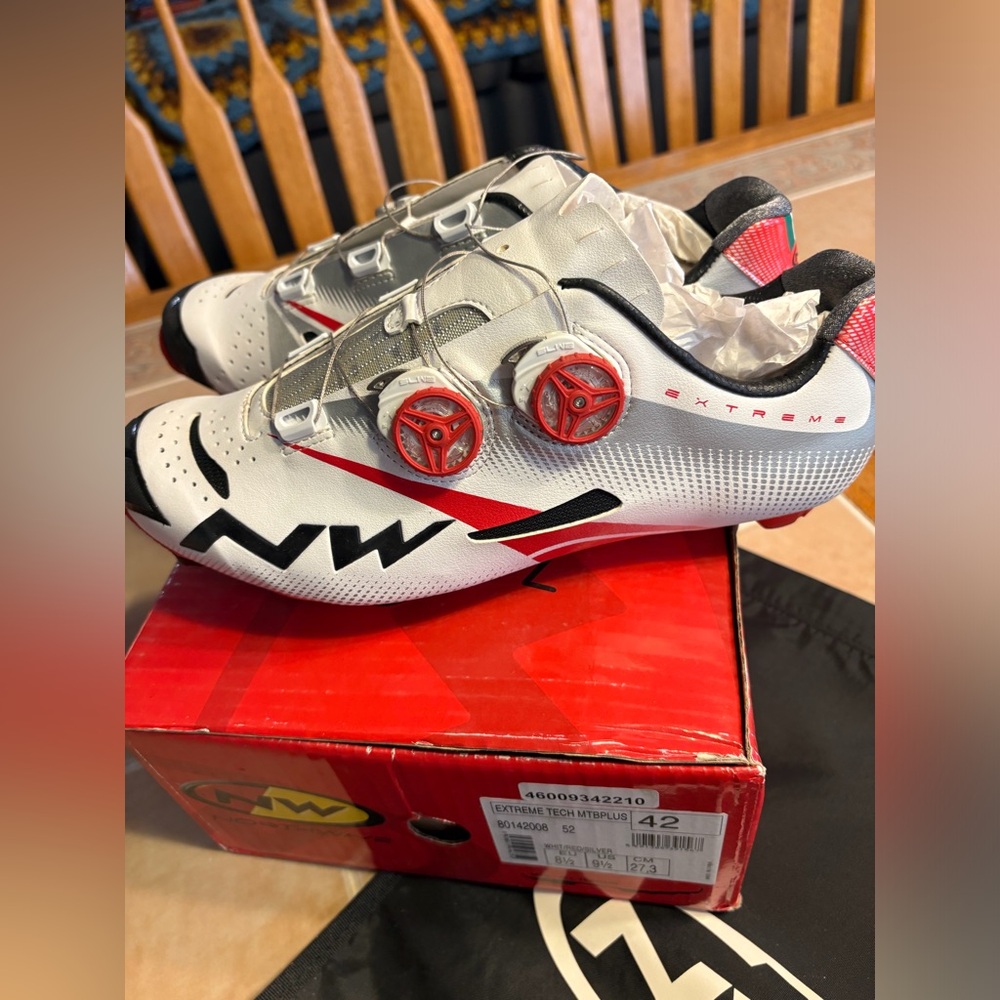 Extreme Tech Mountain Bike Plus Northwave shoes - woman’s